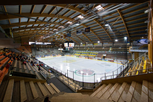 Arena Ilfishalle interiört innan en träningsmatch i