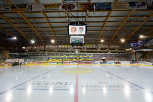 Arena Ilfishalle interiört innan en träningsmatch i