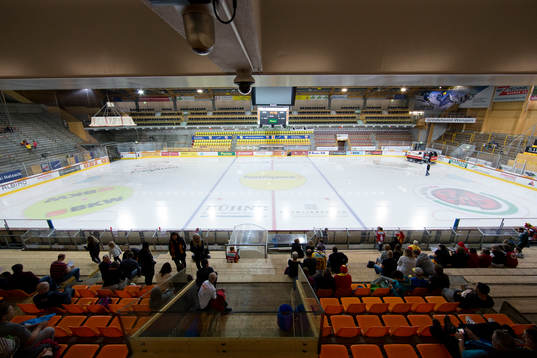Arena Ilfishalle interiört innan en träningsmatch i