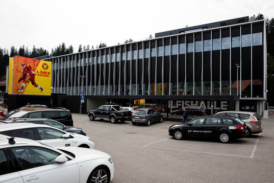 Arena Ilfishalle exteriört innan en träningsmatch i