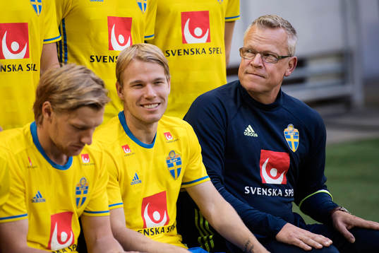 Sveriges förbundskapten Janne Andersson  ställer upp för
