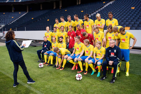 Sveriges fotbollslandslag får instruktioner