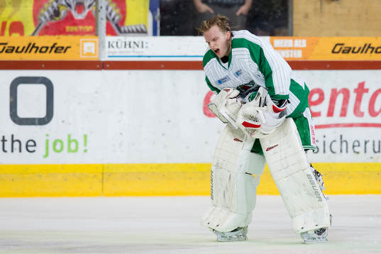 Rögles målvakt Oscar Dansk åker och byter
