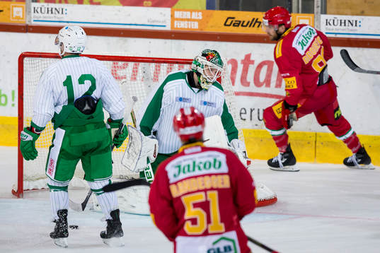 Rögles målvakt Oscar Dansk deppar