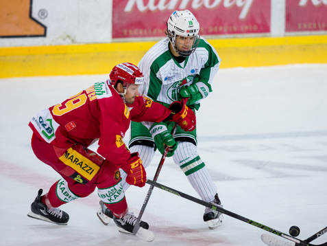 Rögles Timothy Liljegren mot SLC Tigers Evgeni Chiriayev
