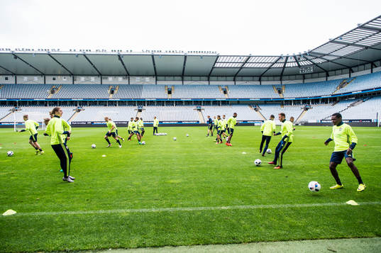 Träning med Sveriges U21 landslag i fotboll