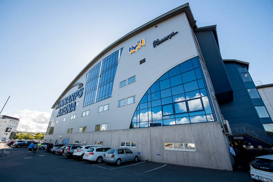 Exteriör vy av Kinnarps arena