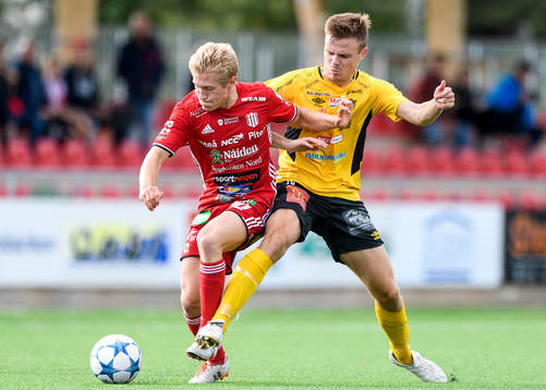 s Gustav Rönnbäck-Wallin och Forwards Alex Wettéus