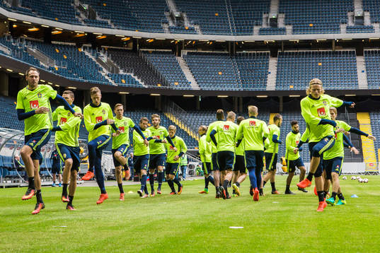 Bläddra bland fler bilder av Fotboll, Sverige, Träning