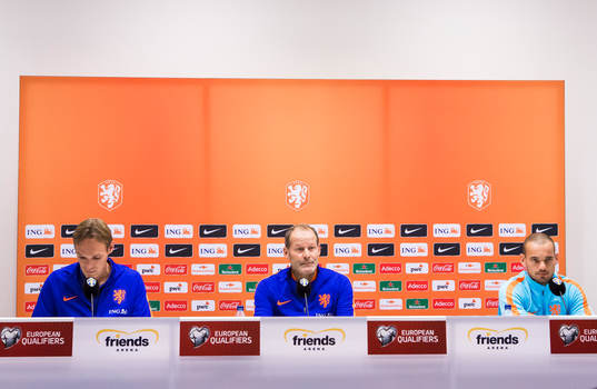Hollands förbundskapten Danny Blind och Wesley Sneijder