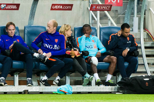 Georginio Wijnaldum med ett bandage