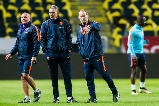 Hollands förbundskapten Danny Blind och assisterande
