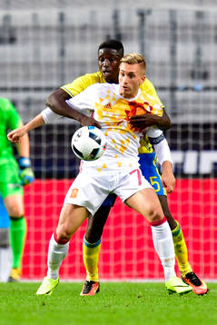 Sveriges Pa Konate och Spaniens Gerard Deulofeu