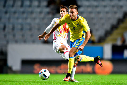 Sveriges Muamer Tankovic och Spaniens Oliver Torres