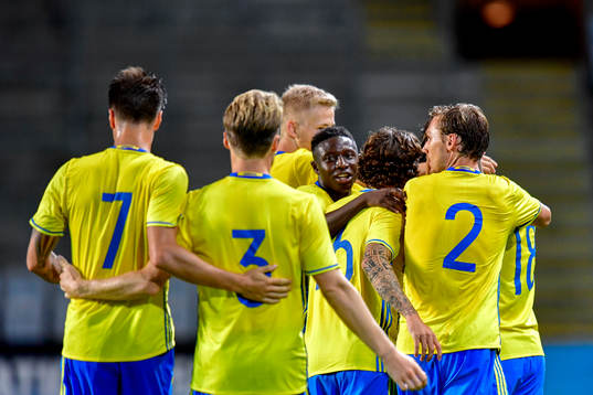 Sveriges spelare jublar