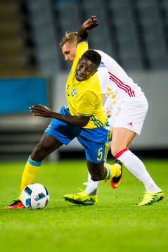 Sveriges Pa Konate faller