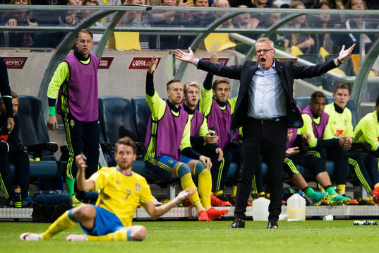 Sveriges förbundskapten Janne Andersson reagerar när