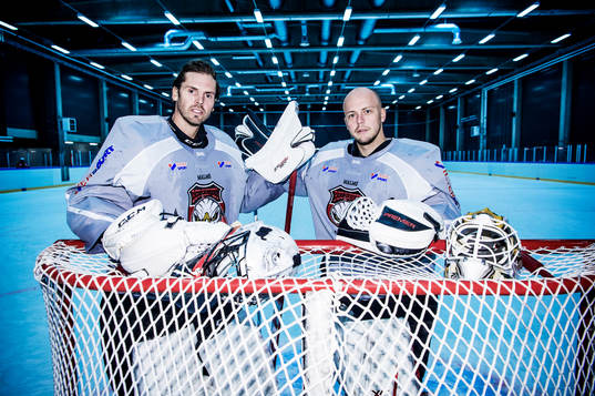 Malmö Redhawks målvakter Cristopher Nihlstorp och Oscar