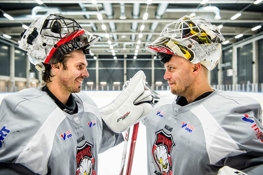Malmö Redhawks målvakter Cristopher Nihlstorp och Oscar