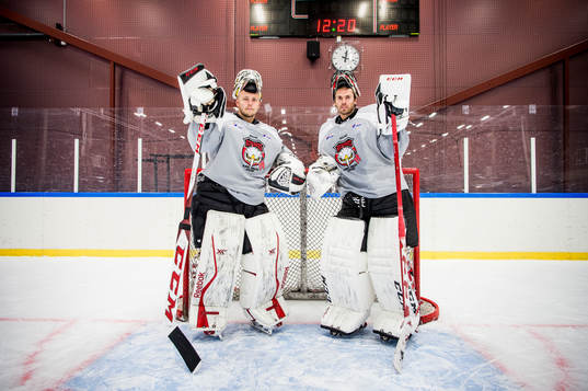 Malmö Redhawks målvakter Cristopher Nihlstorp och Oscar