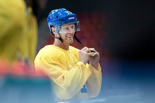 Sveriges Henrik Sedin jublar