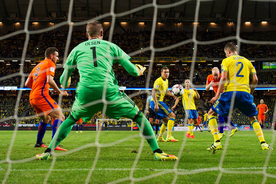 Hollands Vincent Janssen och Davy Klaassen oroar framför
