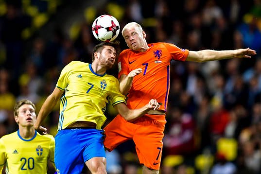Sveriges Marcus Rohdén i nickduell med Hollands Davy
