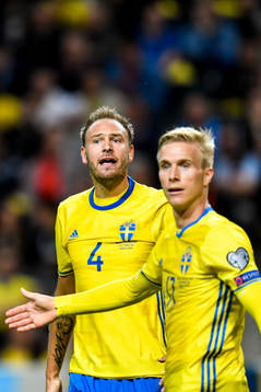Sveriges Andreas Granqvist och Oscar Wendt