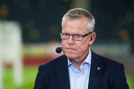 Förbundskapten Janne Andersson blir intervjuad