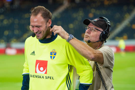 Sveriges Andreas Granqvist får mikrofon för att bli
