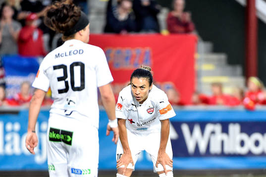 Rosengårds Ella Masar och Marta Viera Da Silva deppar