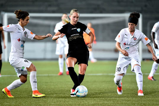 Rosengårds Natasa Andonova och Ella Masar och Göteborgs