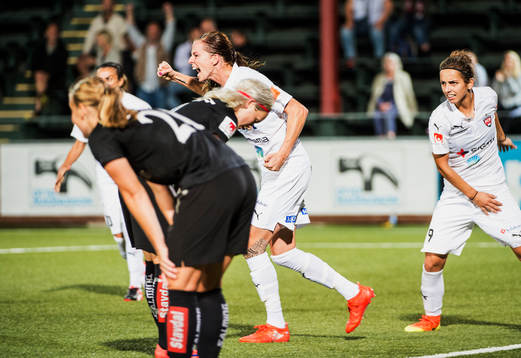Rosengårds Lotta Schelin jublar åt 2-1