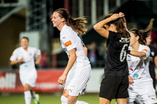 Rosengårds Lotta Schelin jublar