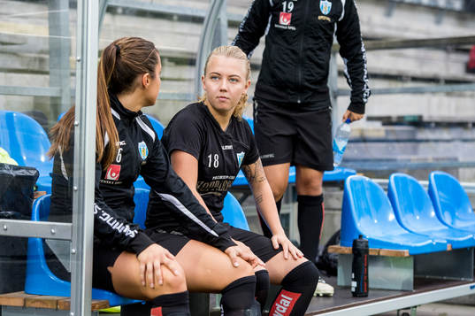 Göteborgs Irvina Bajramovic och Nathalie Persson på