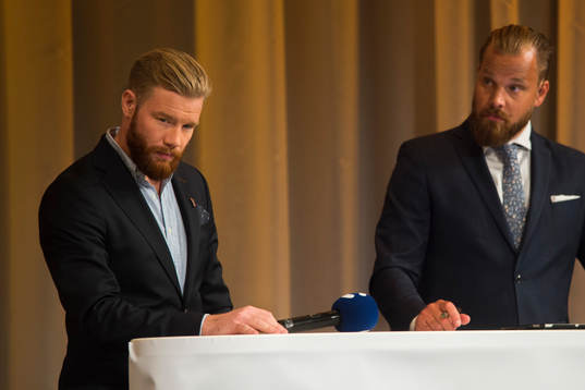 Frölundas Robin Figren och CMores Sanny Lindström