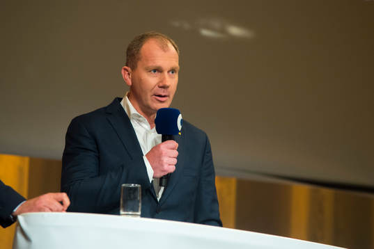 s tränare Johan Lindholm