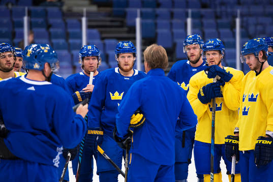 Niklas Hjalmarsson, Nicklas Bäckström, Gabriel Landeskog,