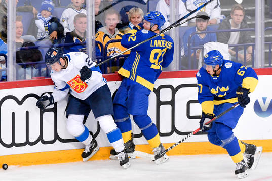 Finlands Ville Pokka och Sveriges Gabriel Landeskog och