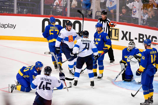 Finlands Sami Vatanen, Leo Komarov och Aleksander Barkov