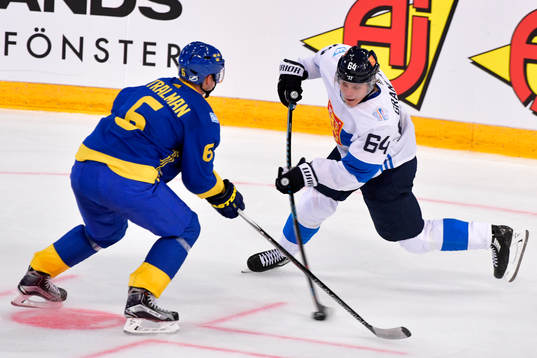 Sveriges Anton Strålman och Finlands Mikael Granlund