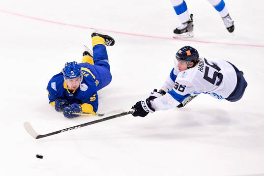 Sveriges Filip Forsberg och Finlands Erik Haula