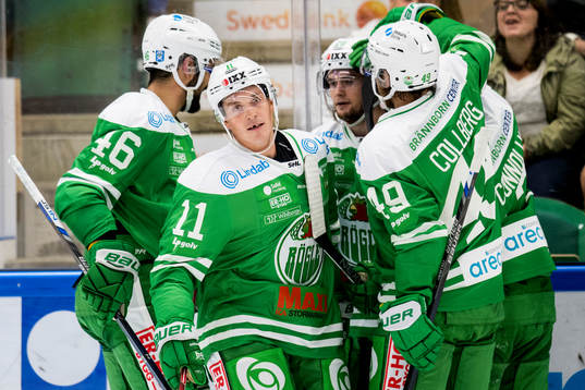 Rögles spelare jublar