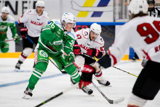 Rögles Filip Karlsson och Malmö Redhawks Konstantin