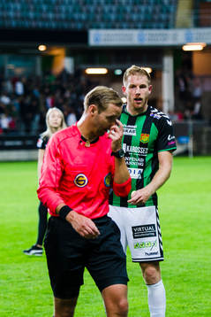 GAIS Steven Old reagerar mot domare Jim Petersson