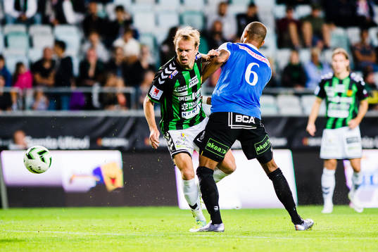 GAIS Craig Henderson och Trelleborgs Salif Camara Jönsson