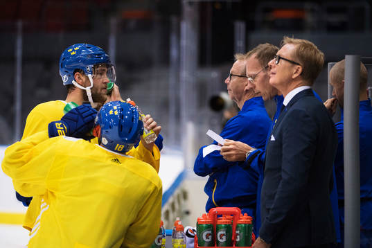 Victor Hedman och läkare Björn Waldebäck