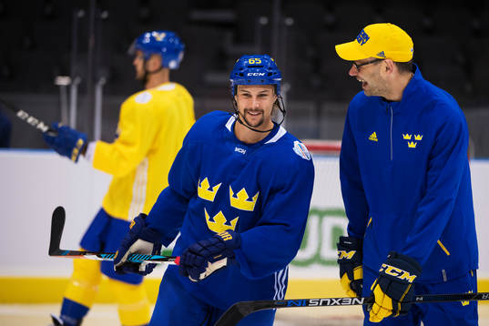 Erik Karlsson och assisterande tränare Peter Popovic