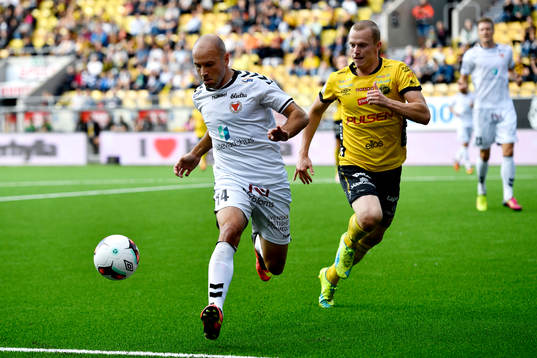 Kalmars Stefan Larsson och Elfsborgs Daniel Gustavsson