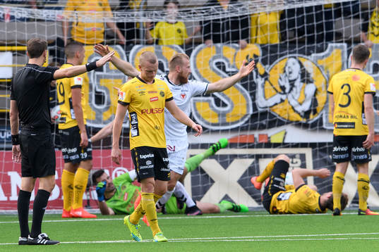 Elfsborgs Daniel Gustavsson deppar